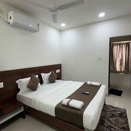Hotel Queens Comfort Mysore Bagian luar foto