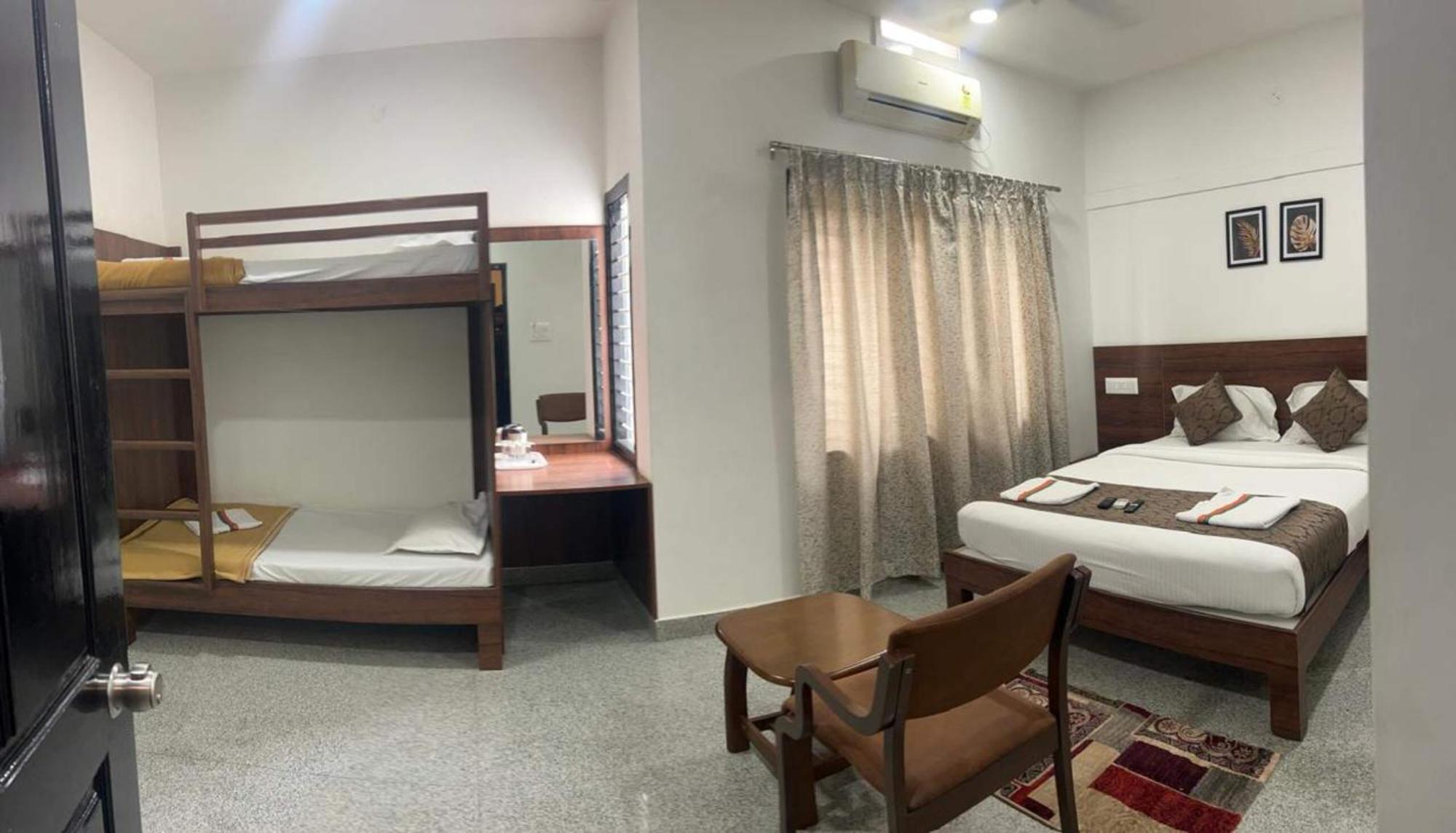 Hotel Queens Comfort Mysore Bagian luar foto