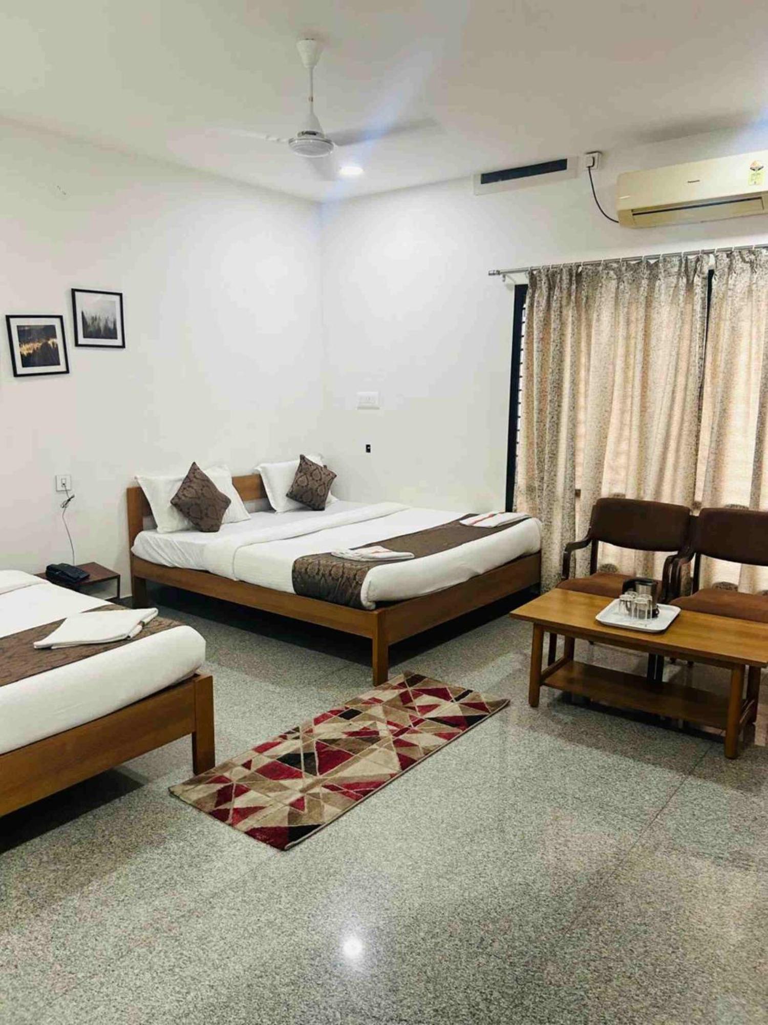 Hotel Queens Comfort Mysore Bagian luar foto
