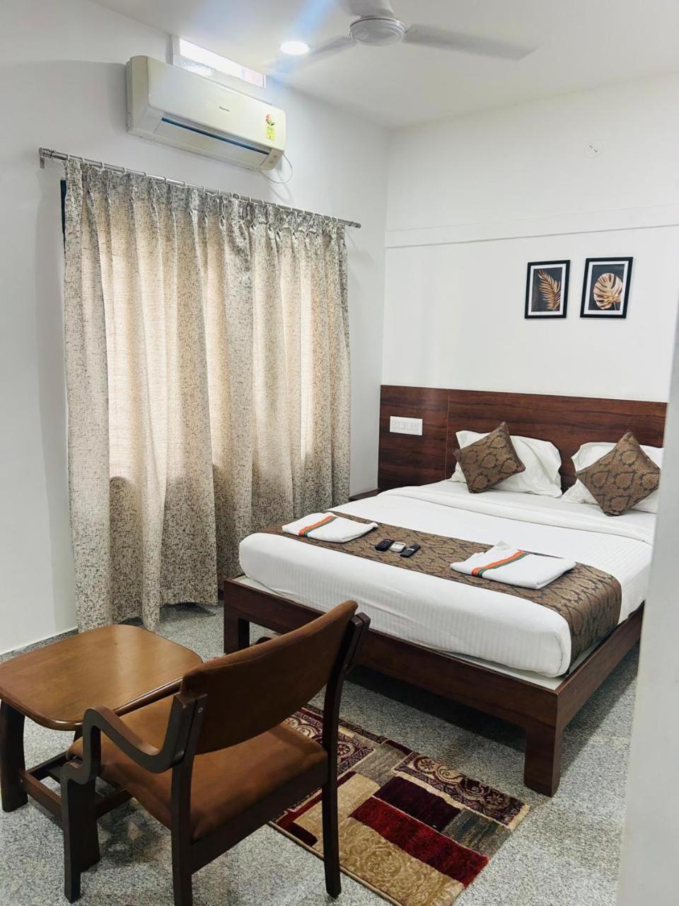 Hotel Queens Comfort Mysore Bagian luar foto