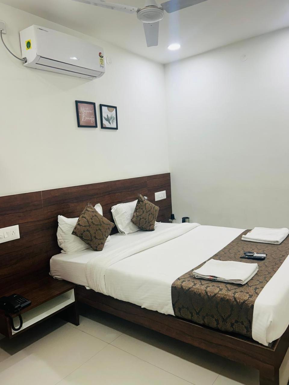 Hotel Queens Comfort Mysore Bagian luar foto