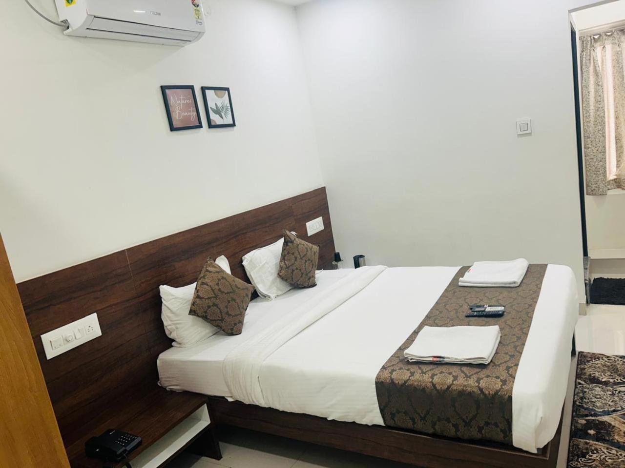 Hotel Queens Comfort Mysore Bagian luar foto