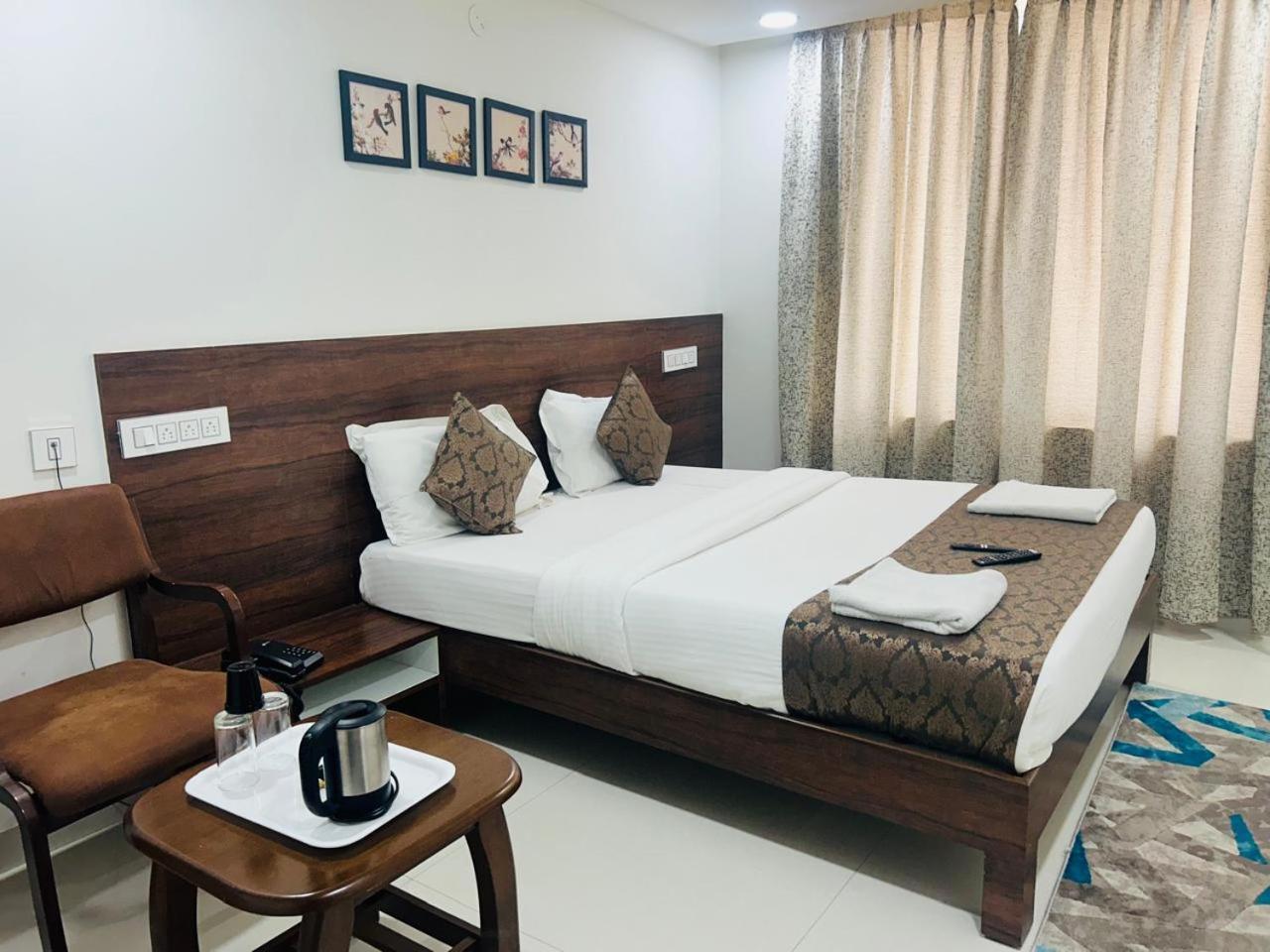 Hotel Queens Comfort Mysore Bagian luar foto