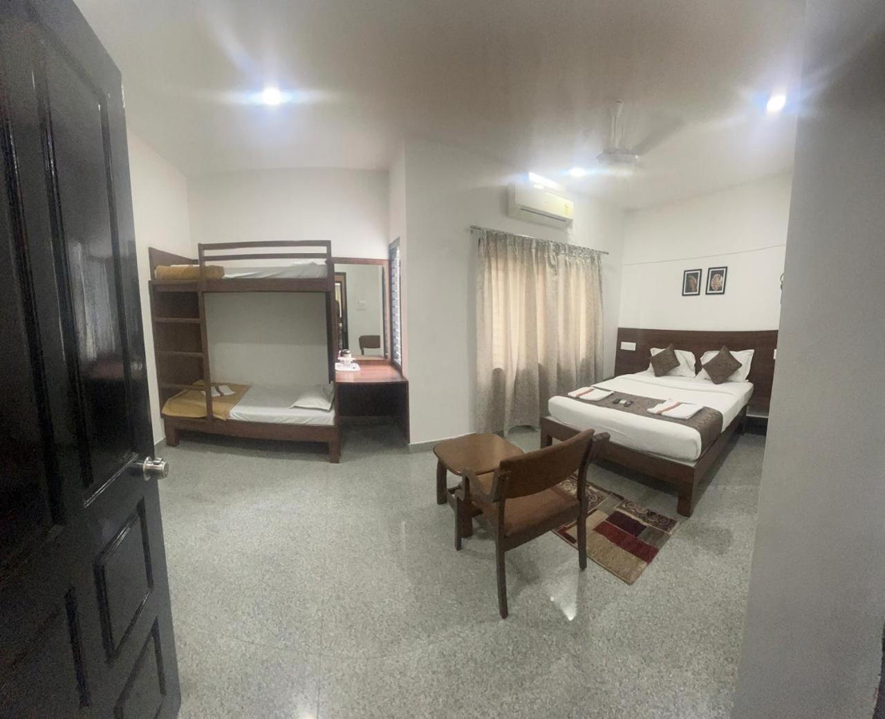 Hotel Queens Comfort Mysore Bagian luar foto