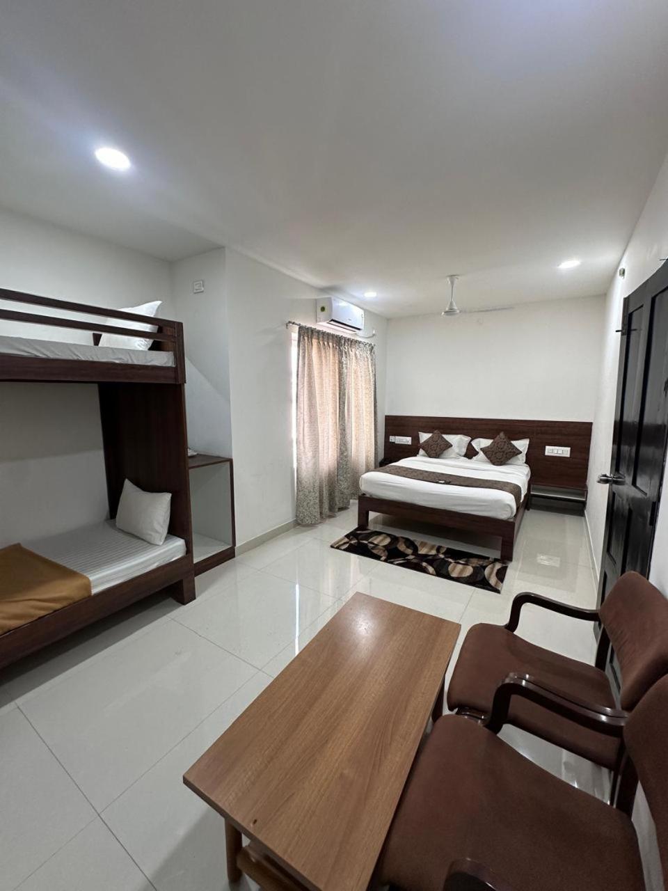 Hotel Queens Comfort Mysore Bagian luar foto