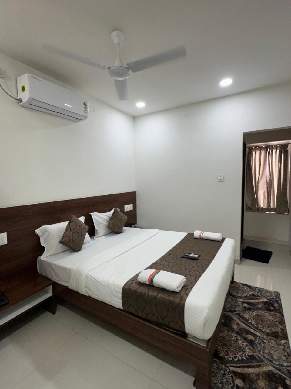 Hotel Queens Comfort Mysore Bagian luar foto