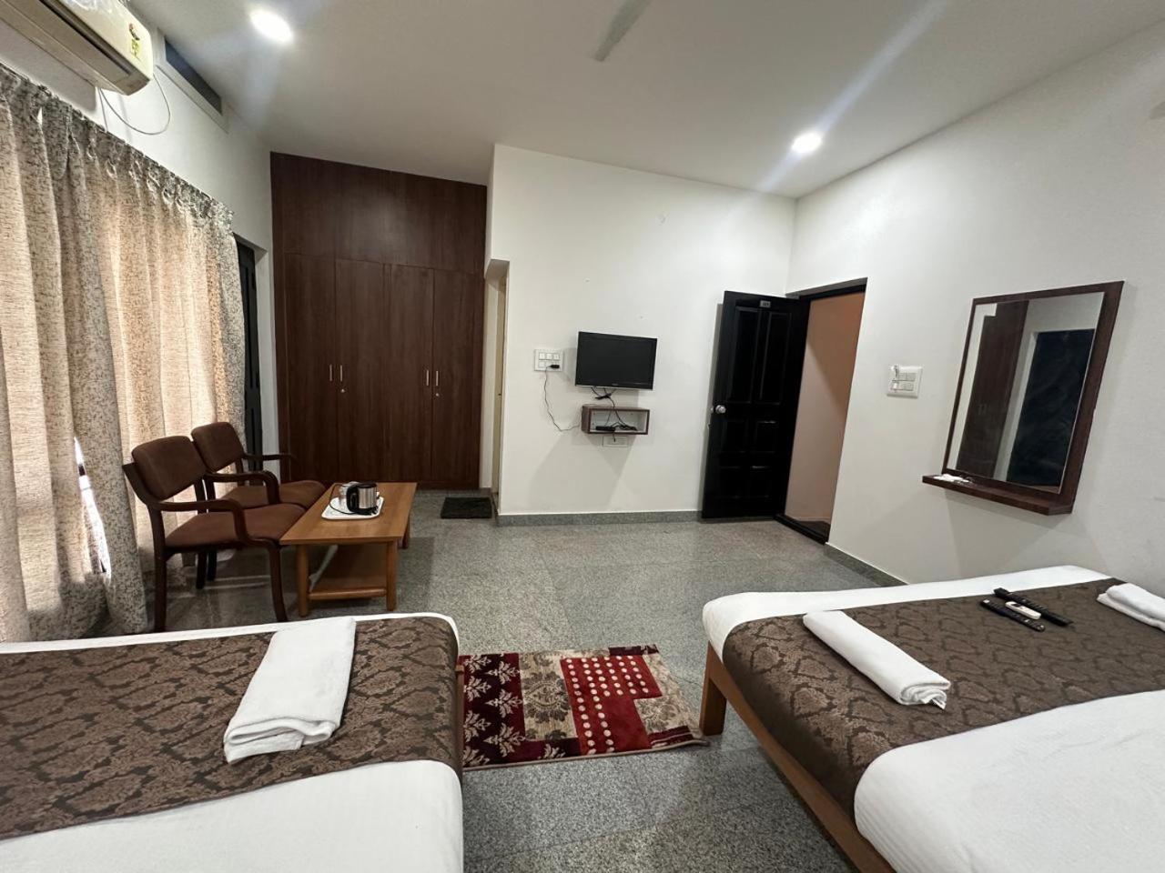Hotel Queens Comfort Mysore Bagian luar foto