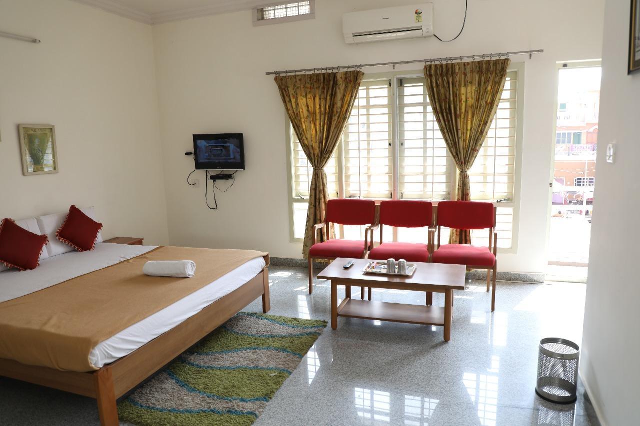 Hotel Queens Comfort Mysore Bagian luar foto