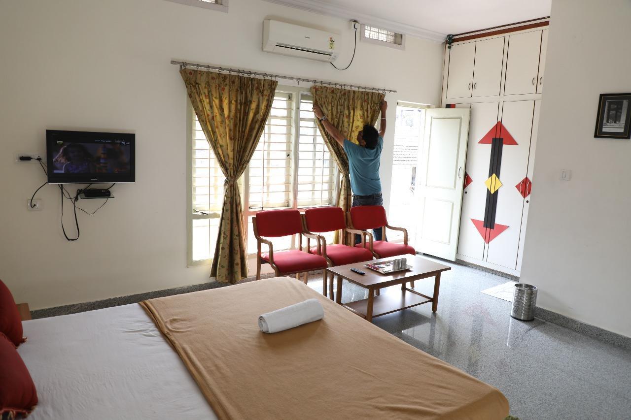Hotel Queens Comfort Mysore Bagian luar foto